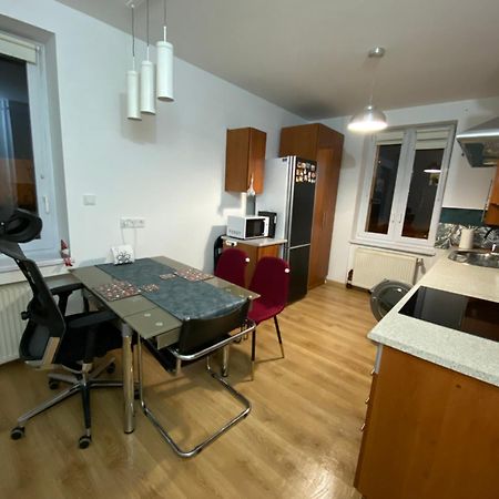 Apartament Czytelnia - Parking Gratis Poznań Kültér fotó