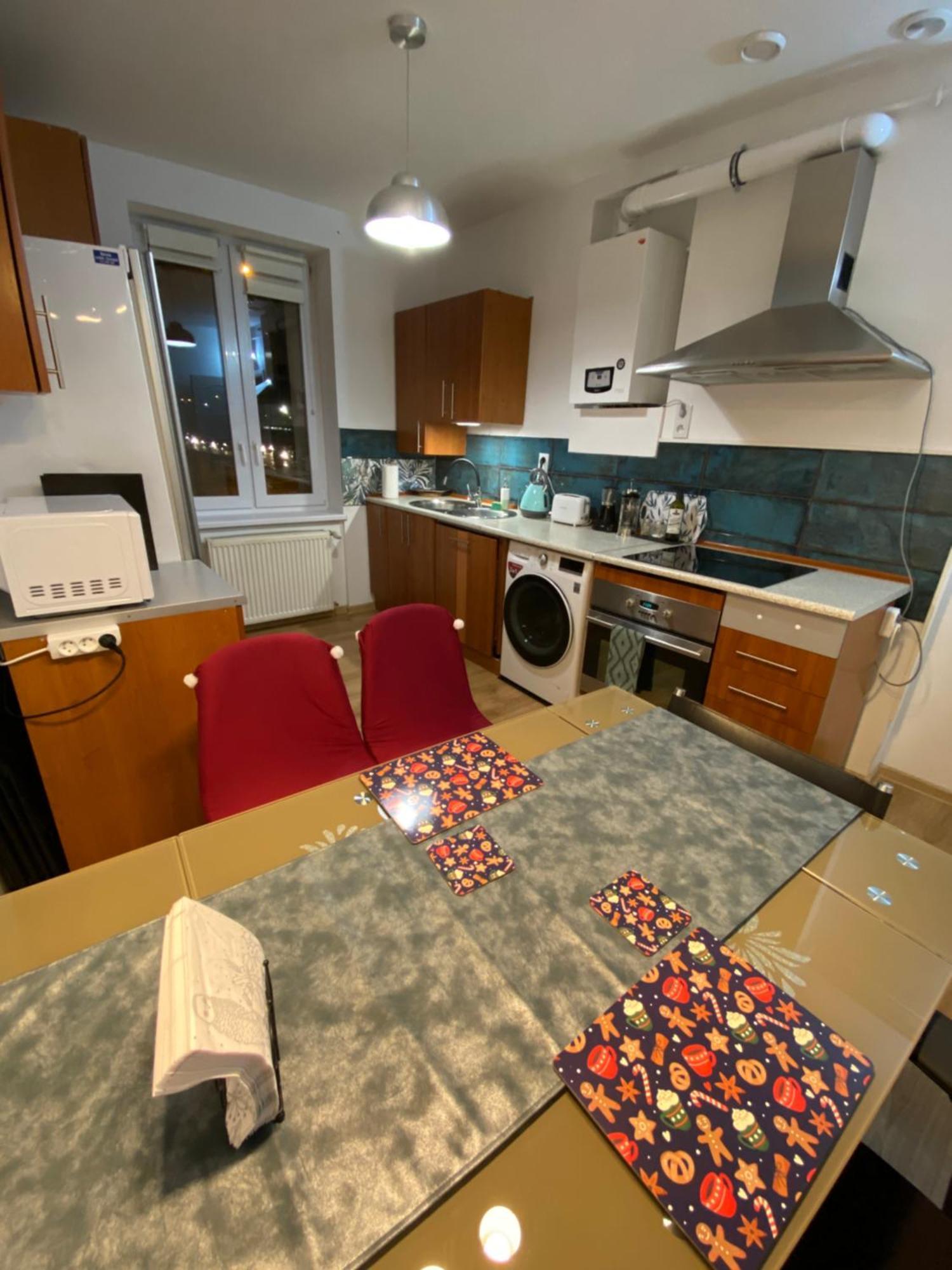 Apartament Czytelnia - Parking Gratis Poznań Kültér fotó